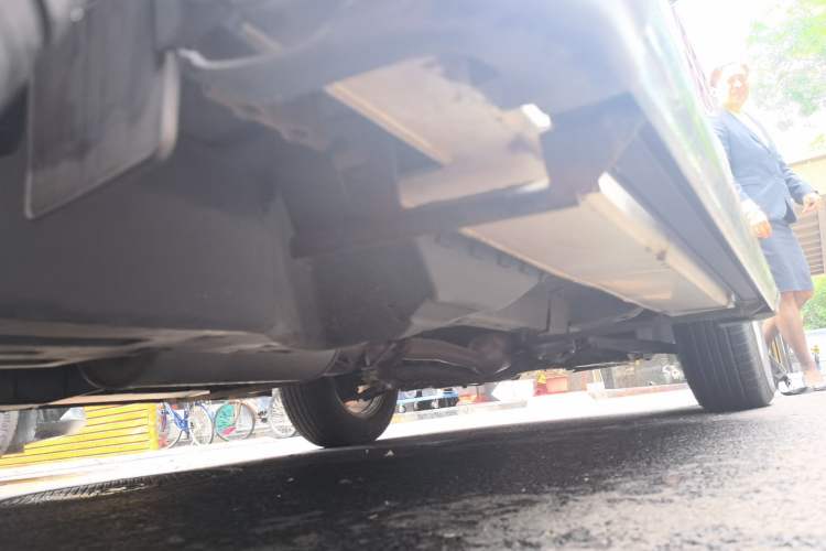 Used Haval H6 2013 Upgraded Model 1.5T Manual Two-Wheel Drive Elite Version Chassis Rear Right
