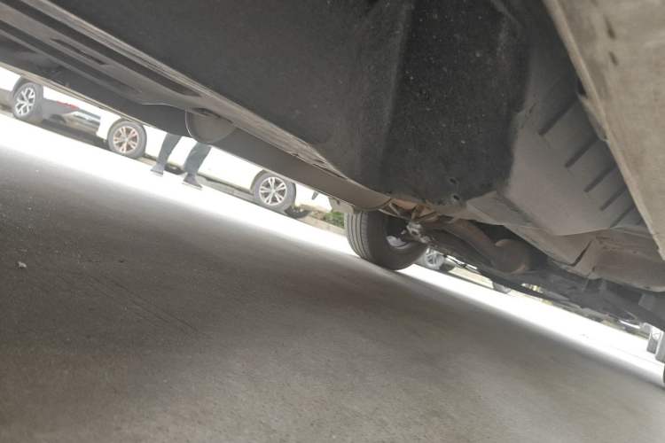 Used Haval H6 2013 Upgraded Model 1.5T Manual Two-Wheel Drive Elite Version Chassis Rear Right