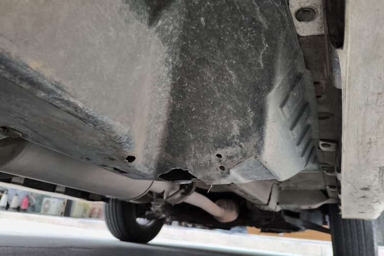 Used Haval H6 2013 Upgraded Model 1.5T Manual Two-Wheel Drive Elite Version Chassis Rear Right