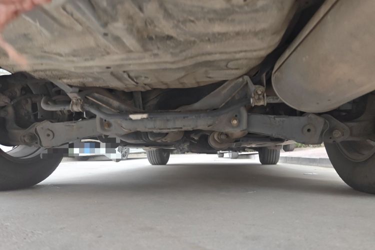 Used Haval H6 2013 Upgraded Model 1.5T Manual Two-Wheel Drive Elite Version Chassis Rear