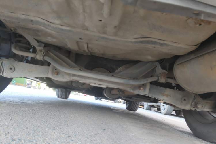 Used Haval H6 2013 Upgraded Model 1.5T Manual Two-Wheel Drive Elite Version Chassis Rear