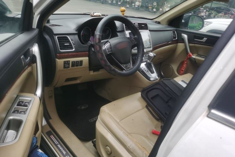 Used Haval H6 2013 Upgraded Model 2.4L Automatic Two-Wheel Drive Prestige Version Driver Seat