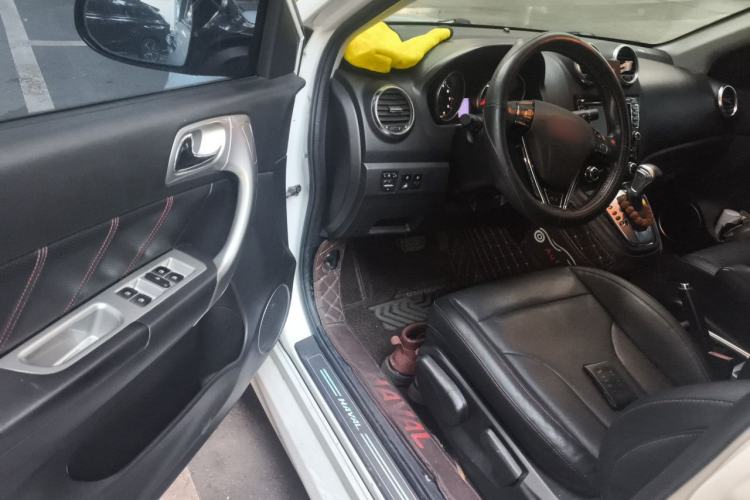 Used Haval H6 2013 Upgraded Model 2.4L Automatic Two-Wheel Drive Elite Version Driver Seat