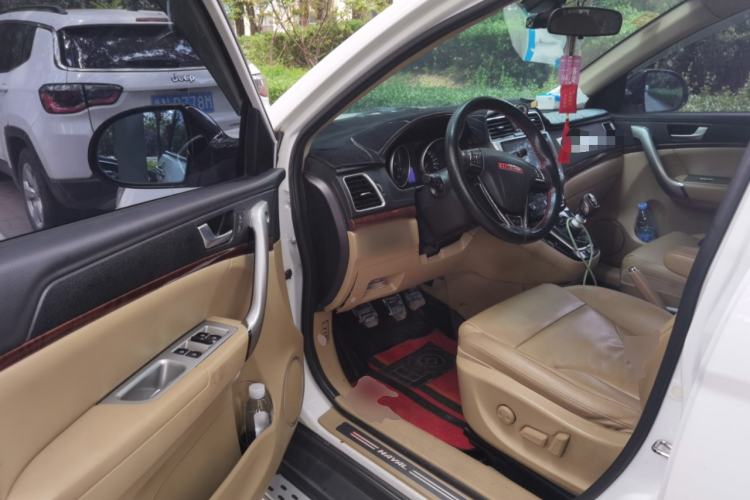 Used Haval H6 2013 Upgraded Model 1.5T Manual Two-Wheel Drive Prestige Version Driver Seat