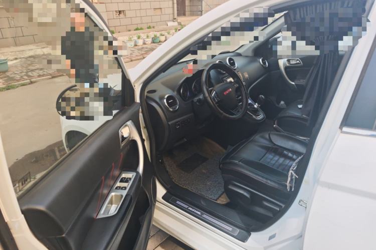Used Haval H6 2013 Upgraded Model 1.5T Manual Two-Wheel Drive Elite Version Driver Seat