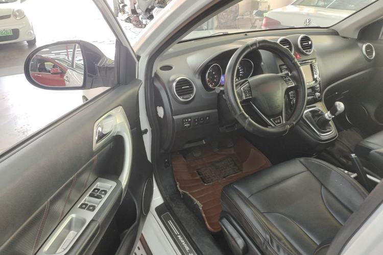 Used Haval H6 2013 Upgraded Model 1.5T Manual Two-Wheel Drive Elite Version Driver Seat
