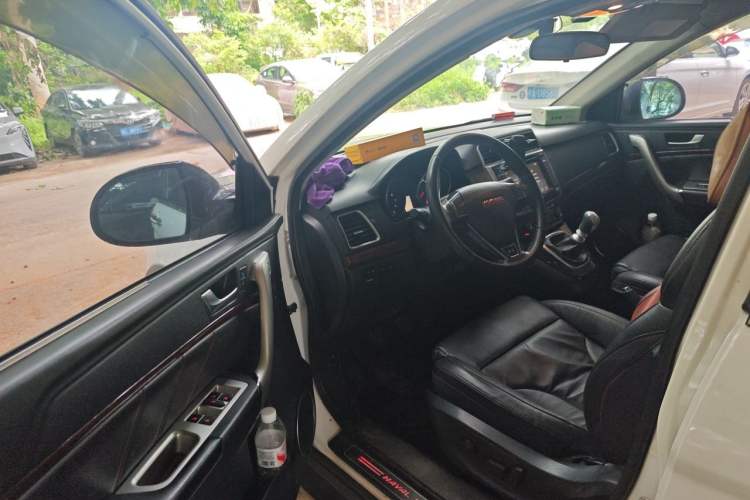 Used Haval H6 2013 Sport Edition 1.5T Manual Two-Wheel Drive Prestige Model Driver Seat
