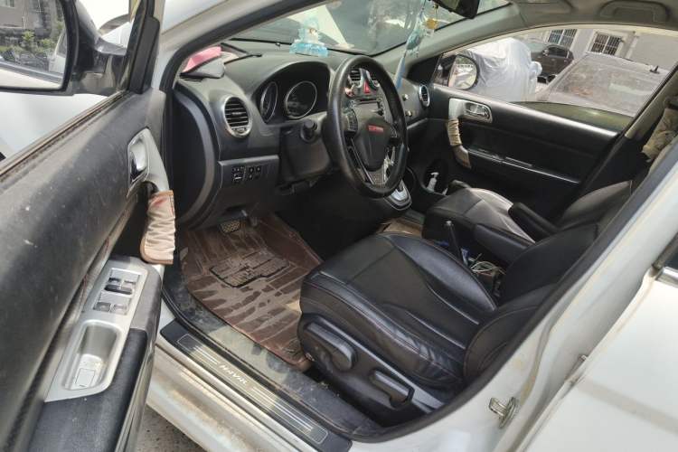 Used Haval H6 2013 Upgraded Model 2.4L Automatic Two-Wheel Drive Elite Version Driver Seat