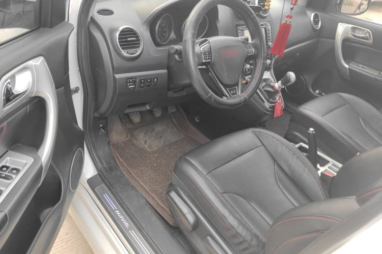 Used Haval H6 2013 Upgraded Model 1.5T Manual Two-Wheel Drive Elite Version Driver Seat