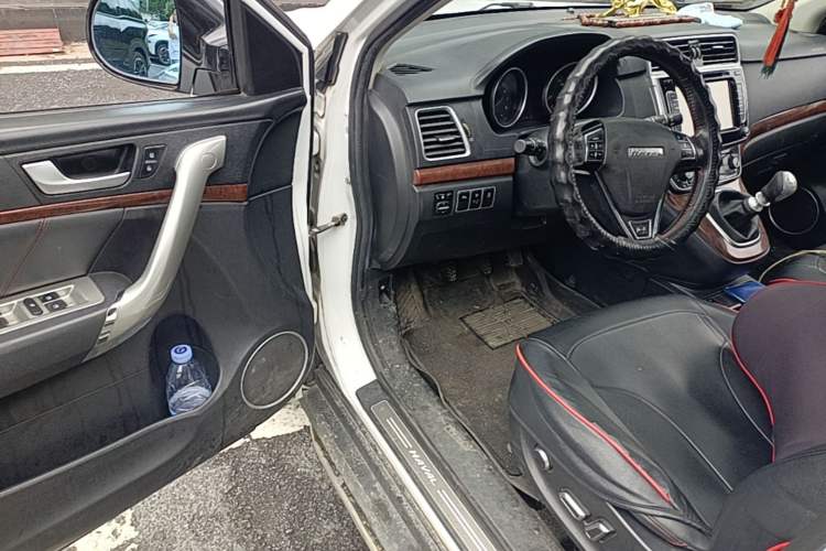 Used Haval H6 2013 Sports Edition 1.5T Manual Two-Wheel Drive Elite Model Driver Seat