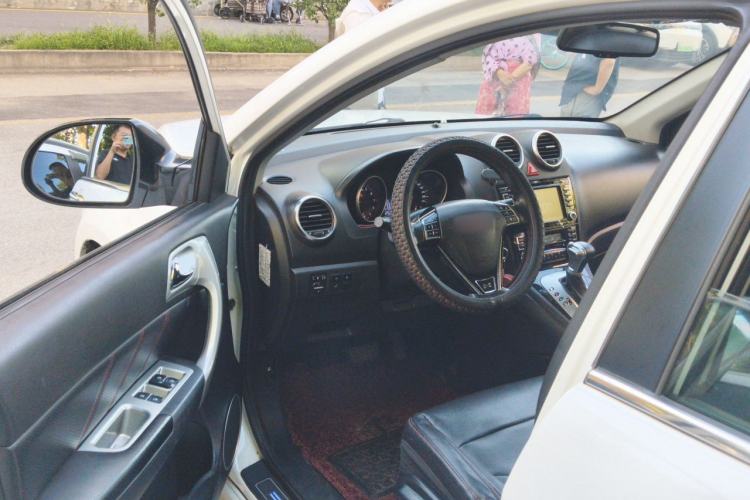 Used Haval H6 2013 Upgraded Model 2.4L Automatic Two-Wheel Drive Elite Version Driver Seat