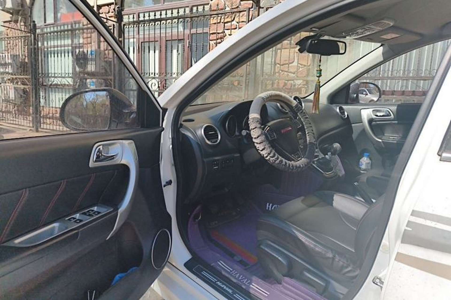 Used Haval H6 2013 Upgraded Model 1.5T Manual Two-Wheel Drive Elite Version Driver Seat