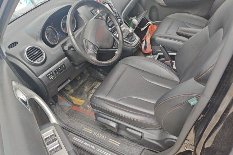 Used Haval H6 2013 Upgraded Model 1.5T Manual Two-Wheel Drive Elite Version Driver Seat