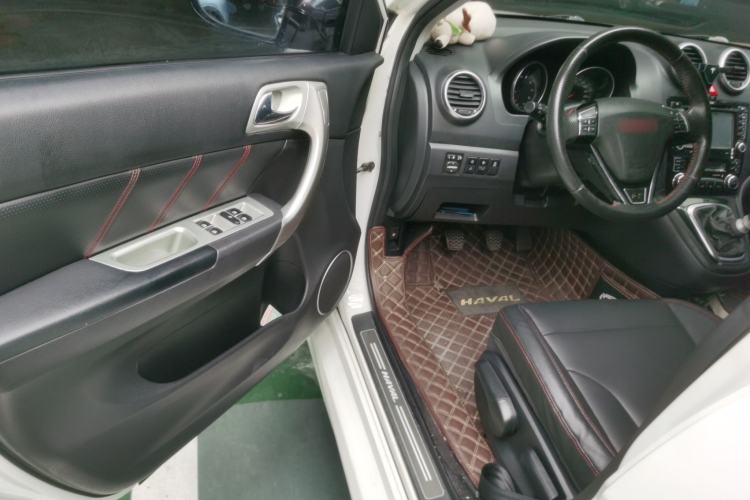 Used Haval H6 2013 Upgraded Model 1.5T Manual Two-Wheel Drive Elite Version Driver Seat
