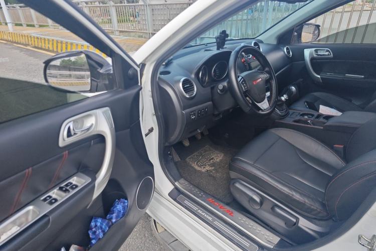Used Haval H6 2013 Upgraded Model 1.5T Manual Two-Wheel Drive Elite Version Driver Seat
