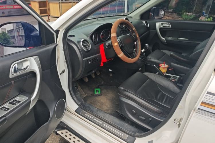 Used Haval H6 2013 Upgraded Model 1.5T Manual Two-Wheel Drive Prestige Version Driver Seat