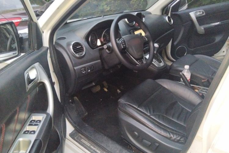 Used Haval H6 2013 Upgraded Model 2.4L Automatic Two-Wheel Drive Prestige Version Driver Seat