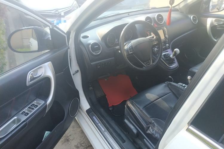 Used Haval H6 2013 Upgraded Model 1.5T Manual Two-Wheel Drive Elite Version Driver Seat