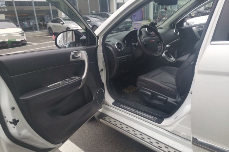 Used Haval H6 2013 Upgraded Model 2.4L Automatic Two-Wheel Drive Elite Version Driver Seat