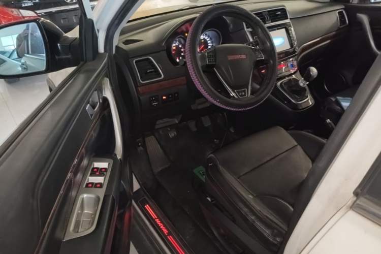 Used Haval H6 2013 Sports Edition 1.5T Manual Two-Wheel Drive Elite Model Driver Seat