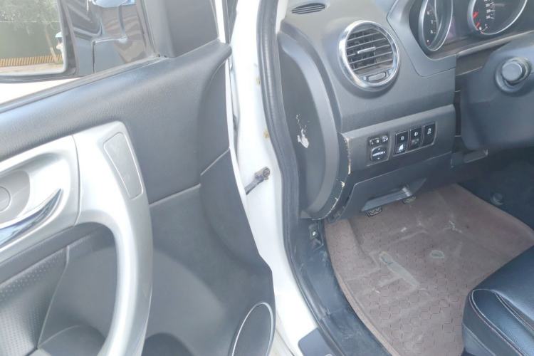 Used Haval H6 2013 Upgraded Model 1.5T Manual Two-Wheel Drive Elite Version Driver Seat