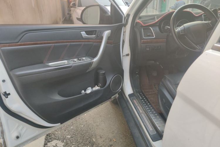 Used Haval H6 2013 Sports Edition 1.5T Manual Two-Wheel Drive Elite Model Driver Seat