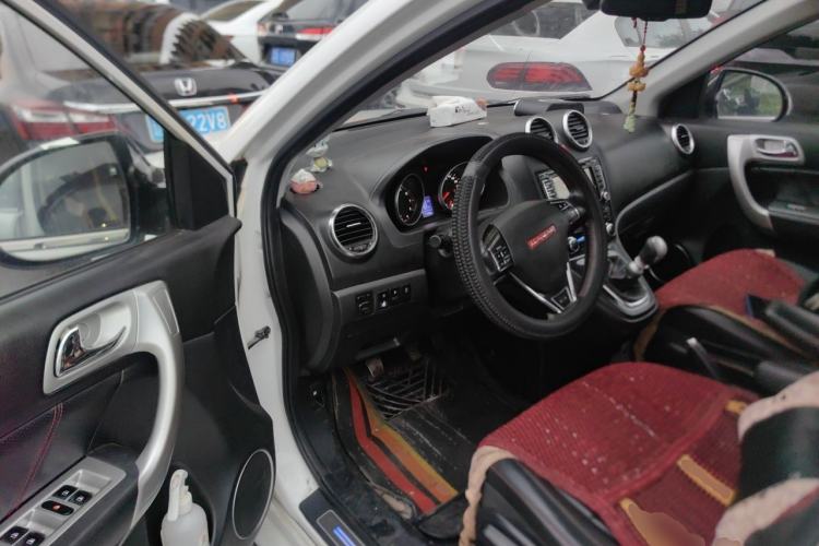 Used Haval H6 2013 Upgraded Model 1.5T Manual Two-Wheel Drive Elite Version Driver Seat