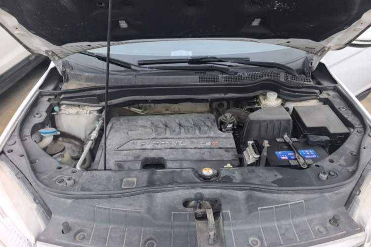Used Haval H6 2013 Sports Edition 1.5T Manual Two-Wheel Drive Elite Model Engine Bay
