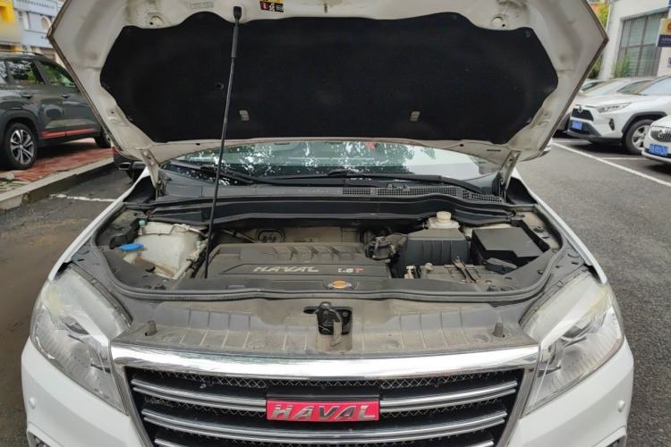 Used Haval H6 2013 Sport Edition 1.5T Manual 4x4 Elite Model Engine Bay