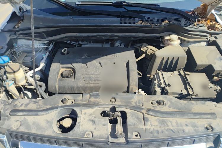 Used Haval H6 2013 Upgraded Model 2.4L Automatic Two-Wheel Drive Elite Version Engine Bay