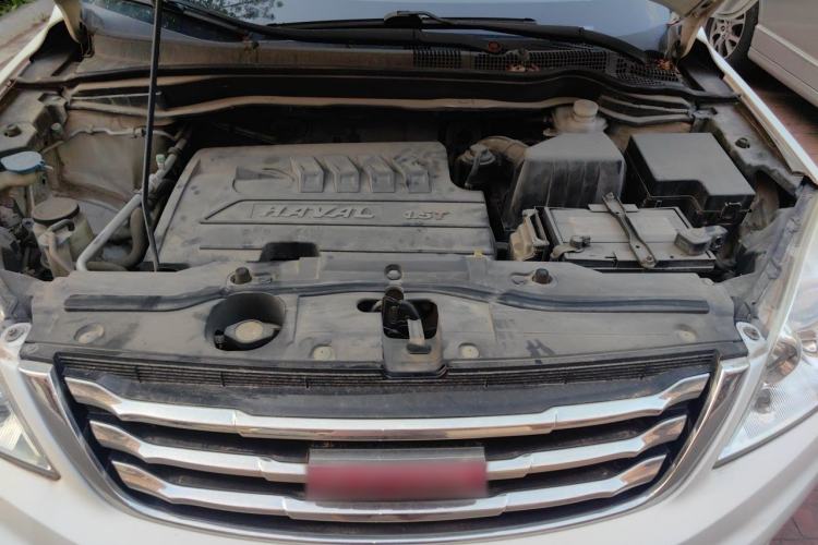 Used Haval H6 2013 Upgraded Model 1.5T Manual Two-Wheel Drive Elite Version Engine Bay