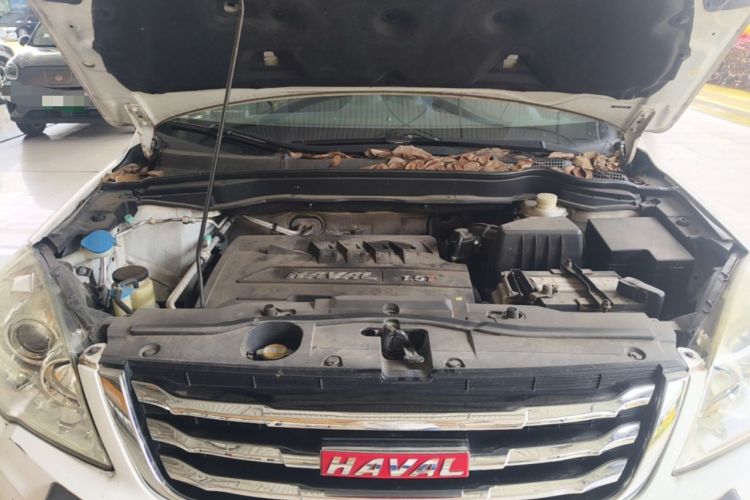 Used Haval H6 2013 Upgraded Model 1.5T Manual Two-Wheel Drive Elite Version Engine Bay