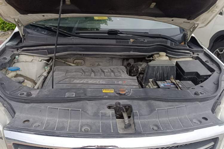 Used Haval H6 2013 Sports Edition 1.5T Manual Two-Wheel Drive Elite Model Engine Bay