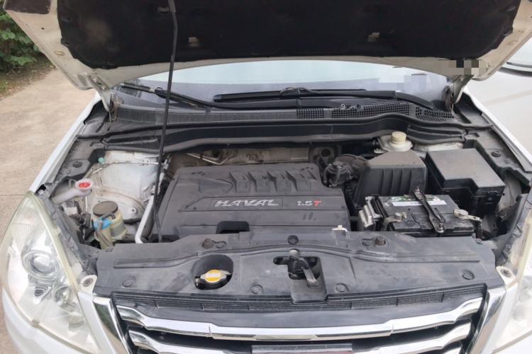 Used Haval H6 2013 Upgraded Model 1.5T Manual Two-Wheel Drive Elite Version Engine Bay