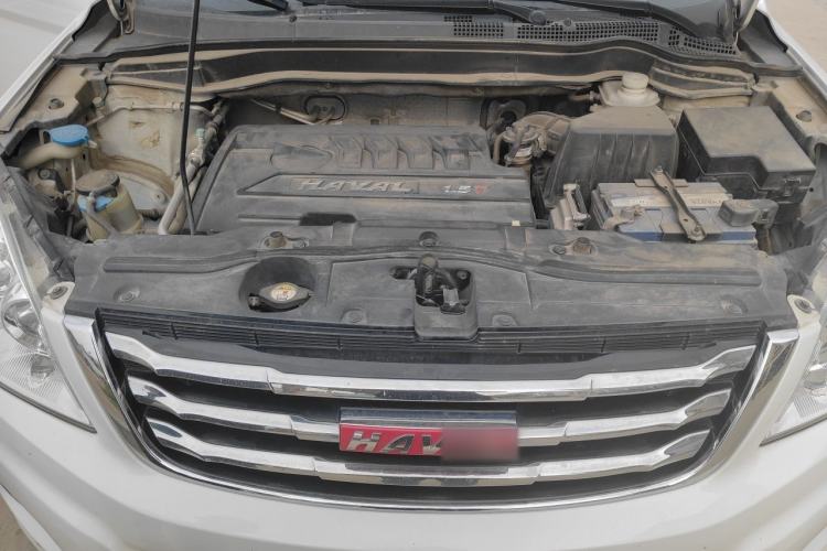 Used Haval H6 2013 Upgraded Model 1.5T Manual Two-Wheel Drive Elite Version Engine Bay