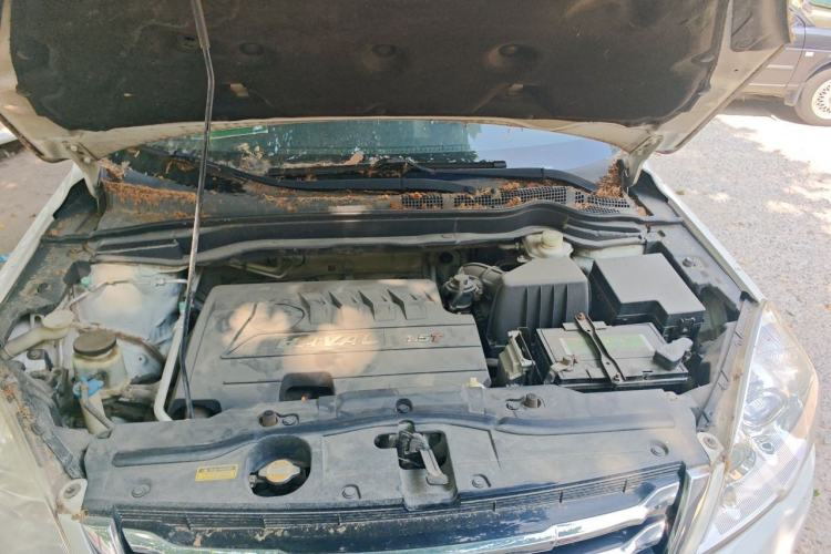 Used Haval H6 2013 Upgraded Model 1.5T Manual Two-Wheel Drive Elite Version Engine Bay