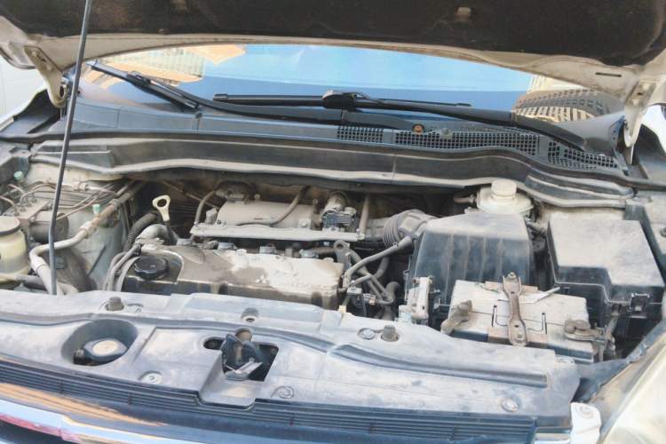 Used Haval H6 2013 Upgraded Model 2.4L Automatic Two-Wheel Drive Elite Version Engine Bay