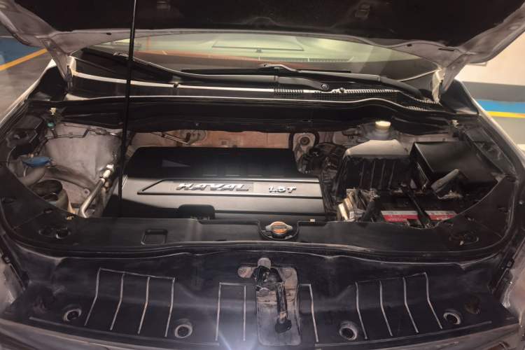 Used Haval H6 2013 Sport Edition 1.5T Manual Two-Wheel Drive Prestige Model Engine Bay