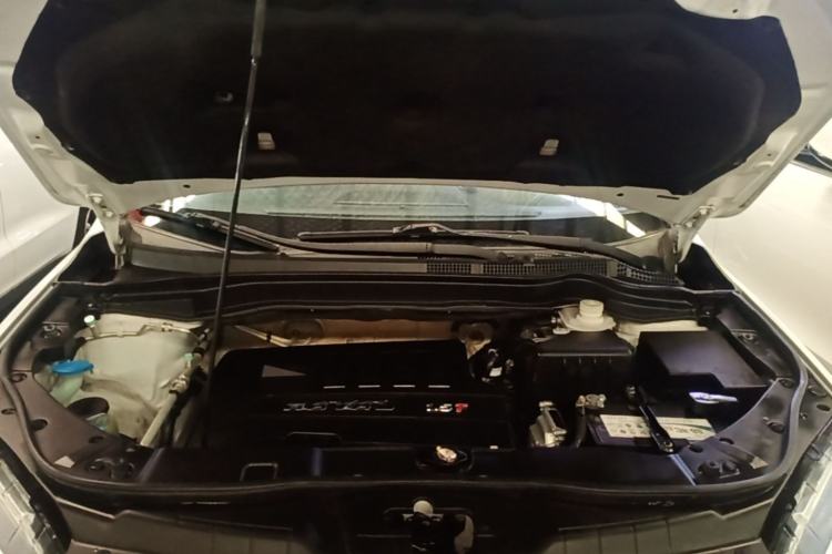 Used Haval H6 2013 Sports Edition 1.5T Manual Two-Wheel Drive Elite Model Engine Bay