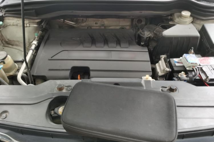 Used Haval H6 2013 Upgraded Model 1.5T Manual Two-Wheel Drive Elite Version Engine Bay