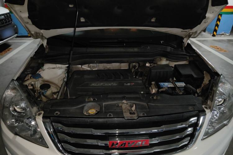 Used Haval H6 2013 Upgraded Model 1.5T Manual Two-Wheel Drive Elite Version Engine Bay
