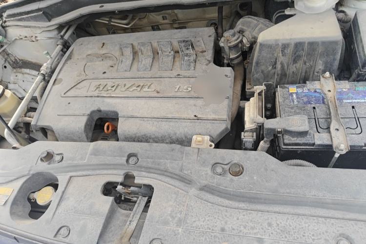 Used Haval H6 2013 Upgraded Model 1.5T Manual Two-Wheel Drive Elite Version Engine Bay