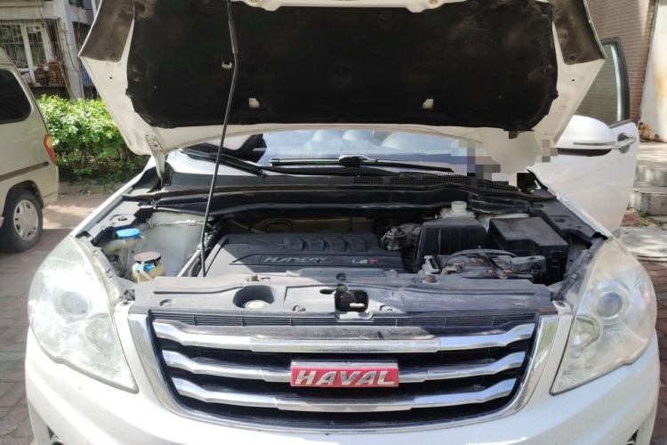 Used Haval H6 2013 Upgraded Model 1.5T Manual Two-Wheel Drive Elite Version Engine Bay