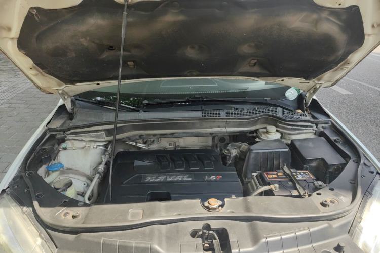 Used Haval H6 2013 Sport Edition 1.5T Manual Two-Wheel Drive Prestige Model Engine Bay