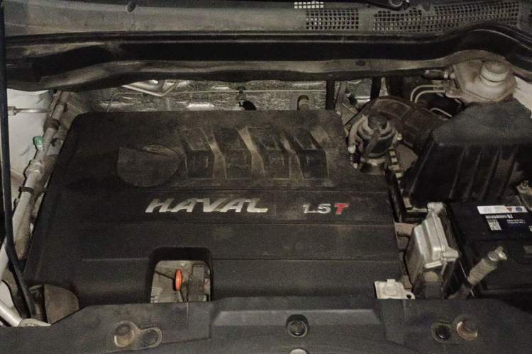 Used Haval H6 2013 Upgraded Model 1.5T Manual Two-Wheel Drive Elite Version Engine Bay