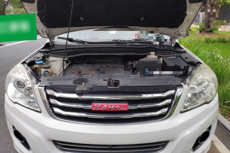 Used Haval H6 2013 Upgraded Model 1.5T Manual Two-Wheel Drive Elite Version Engine Bay
