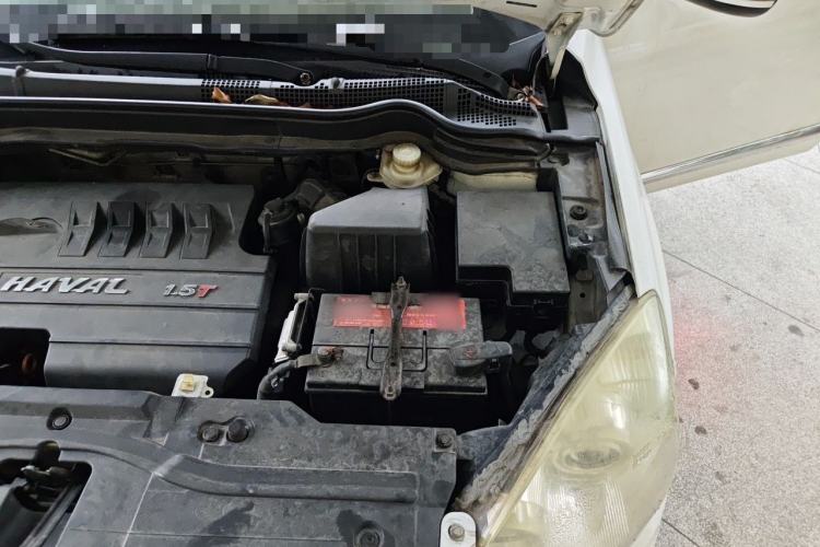 Used Haval H6 2013 Upgraded Model 1.5T Manual Two-Wheel Drive Elite Version Engine Bay Left