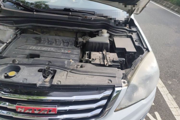 Used Haval H6 2013 Upgraded Model 1.5T Manual Two-Wheel Drive Urban Version Engine Bay Left