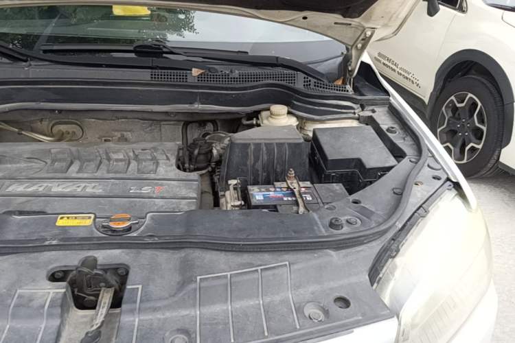 Used Haval H6 2013 Sports Edition 1.5T Manual Two-Wheel Drive Elite Model Engine Bay Left