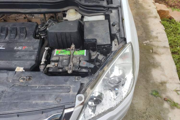Used Haval H6 2013 Sports Edition 1.5T Manual Two-Wheel Drive Elite Model Engine Bay Left